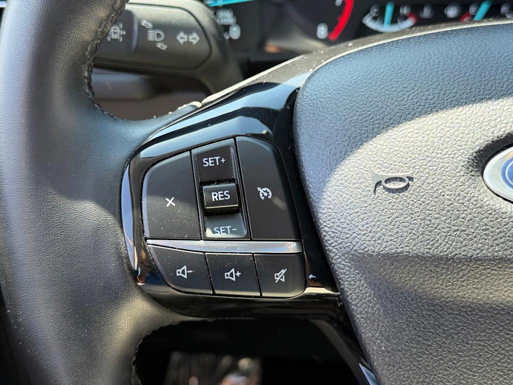 Thumbnail: 2022 Ford Escape - 24