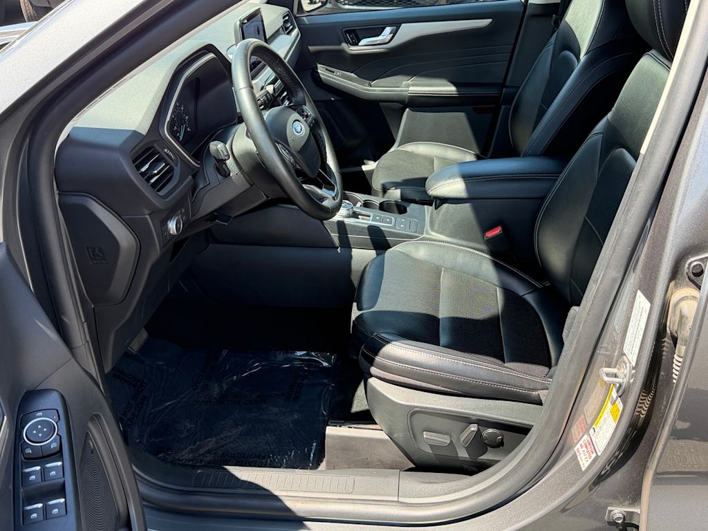 Thumbnail: 2022 Ford Escape - 11