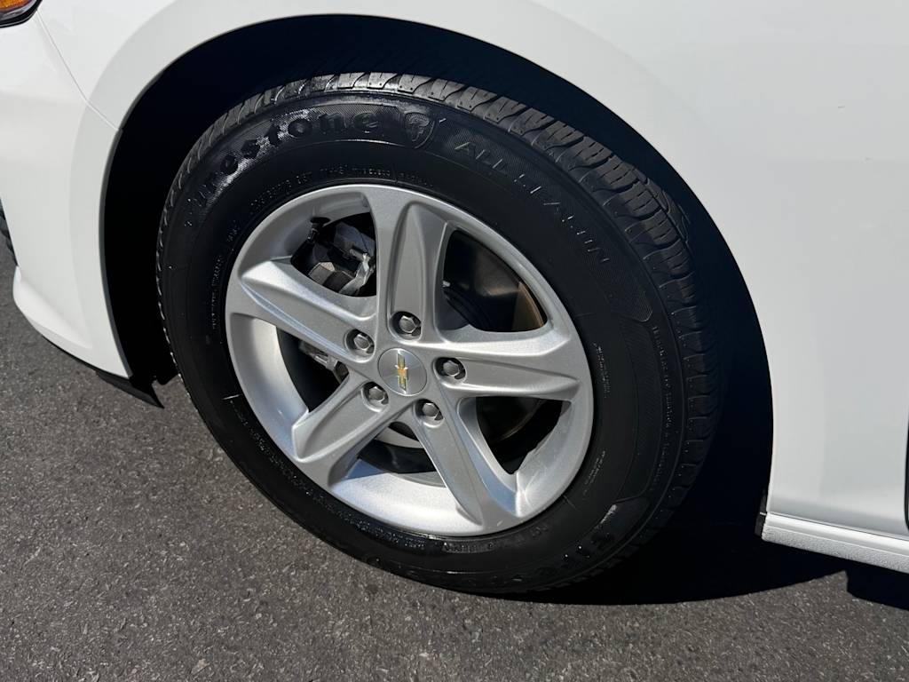 Thumbnail: 2020 Chevrolet Malibu - 8