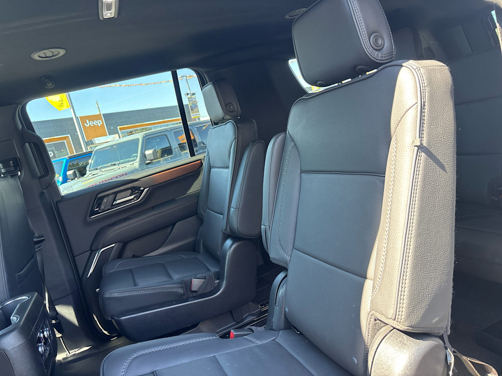 Thumbnail: 2025 GMC Yukon XL - 13
