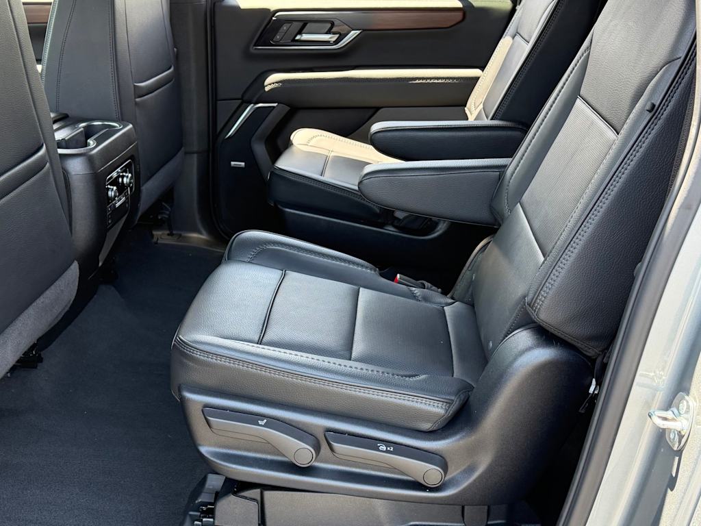 Thumbnail: 2025 GMC Yukon XL - 44
