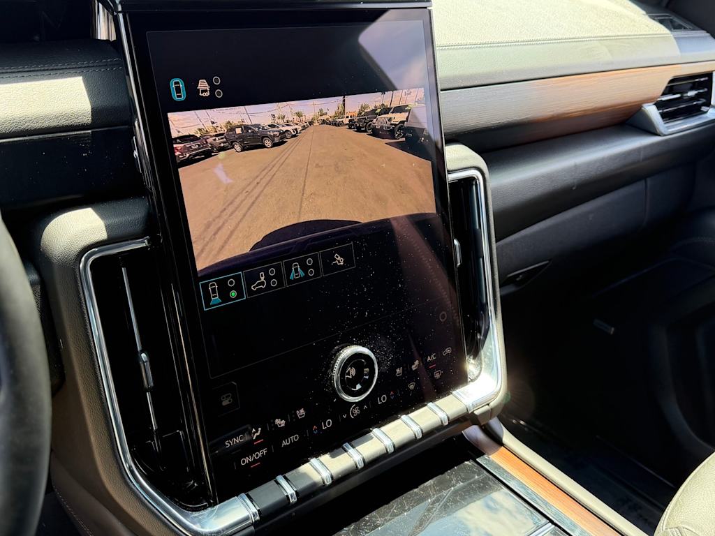 Thumbnail: 2025 GMC Yukon XL - 41