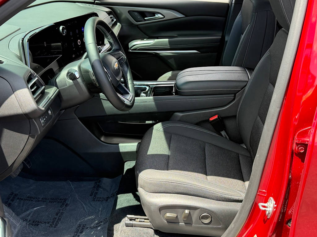 Thumbnail: 2024 Chevrolet Traverse - 11