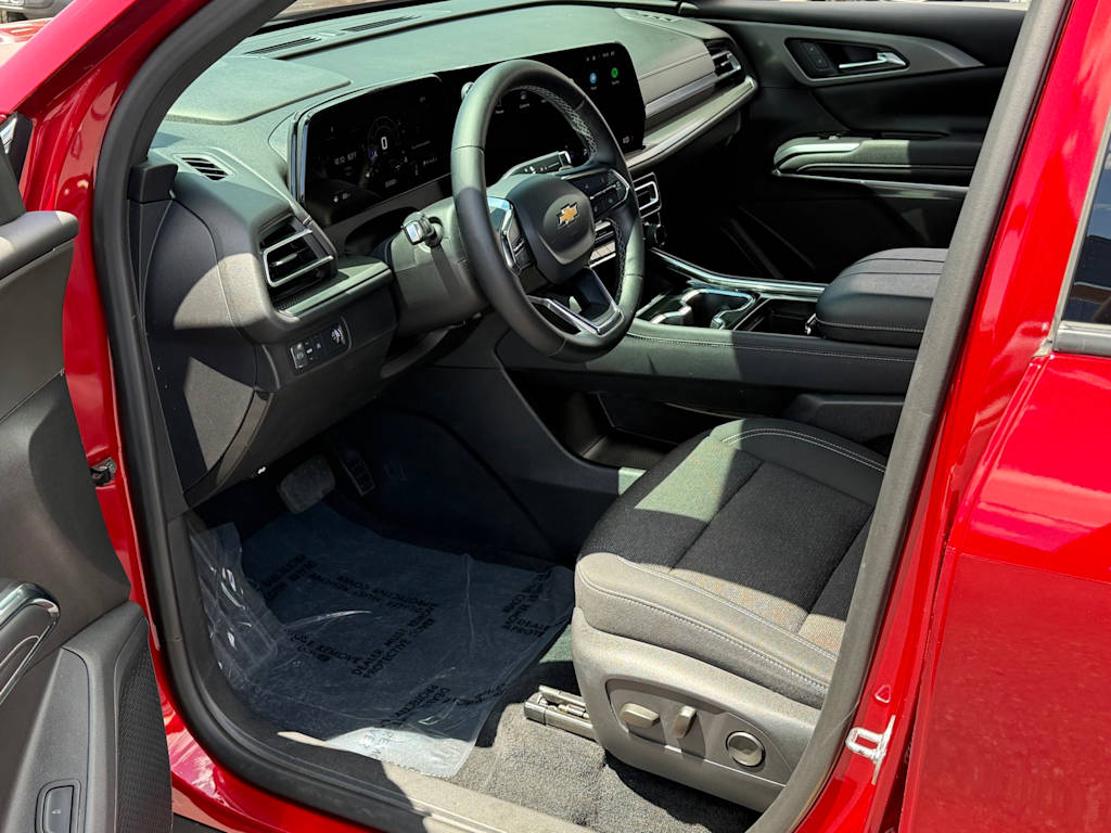 Thumbnail: 2024 Chevrolet Traverse - 10
