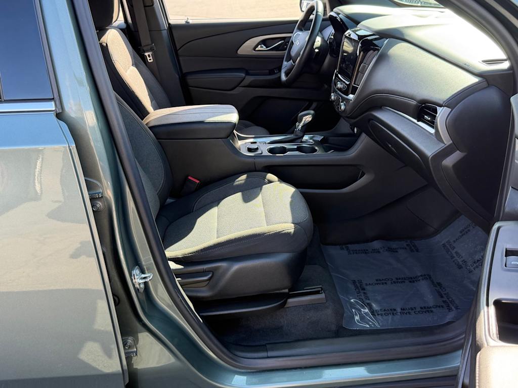 Thumbnail: 2023 Chevrolet Traverse - 29