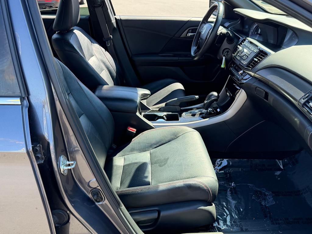 Thumbnail: 2017 Honda Accord - 31