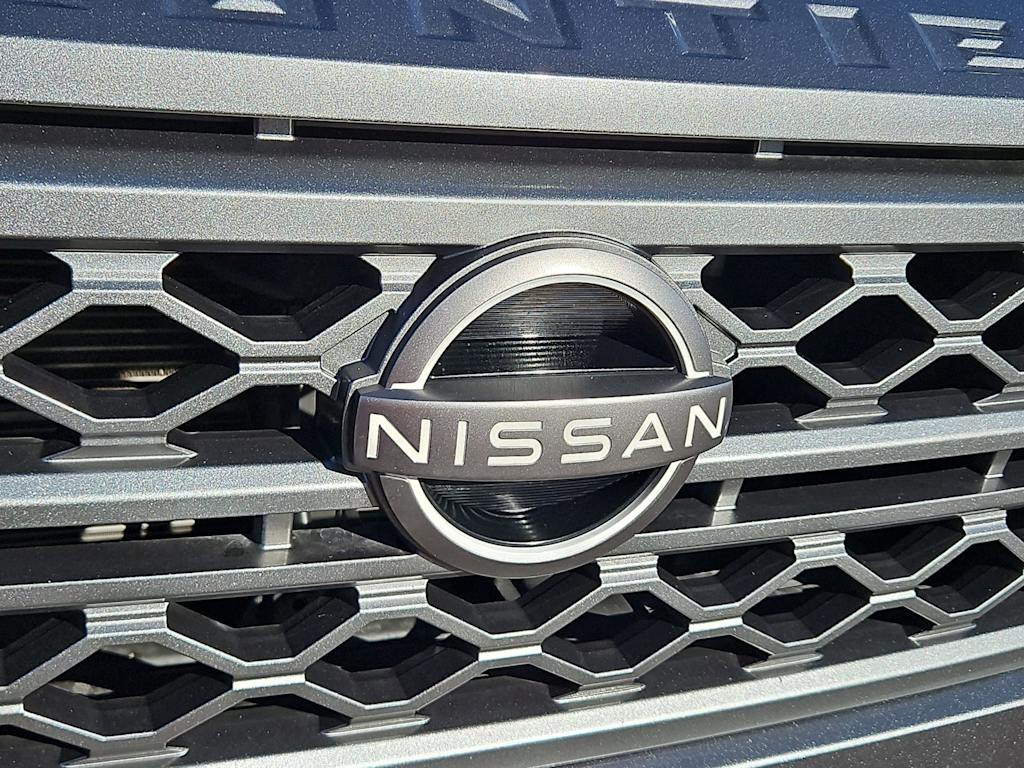 Thumbnail: 2022 Nissan Frontier - 25