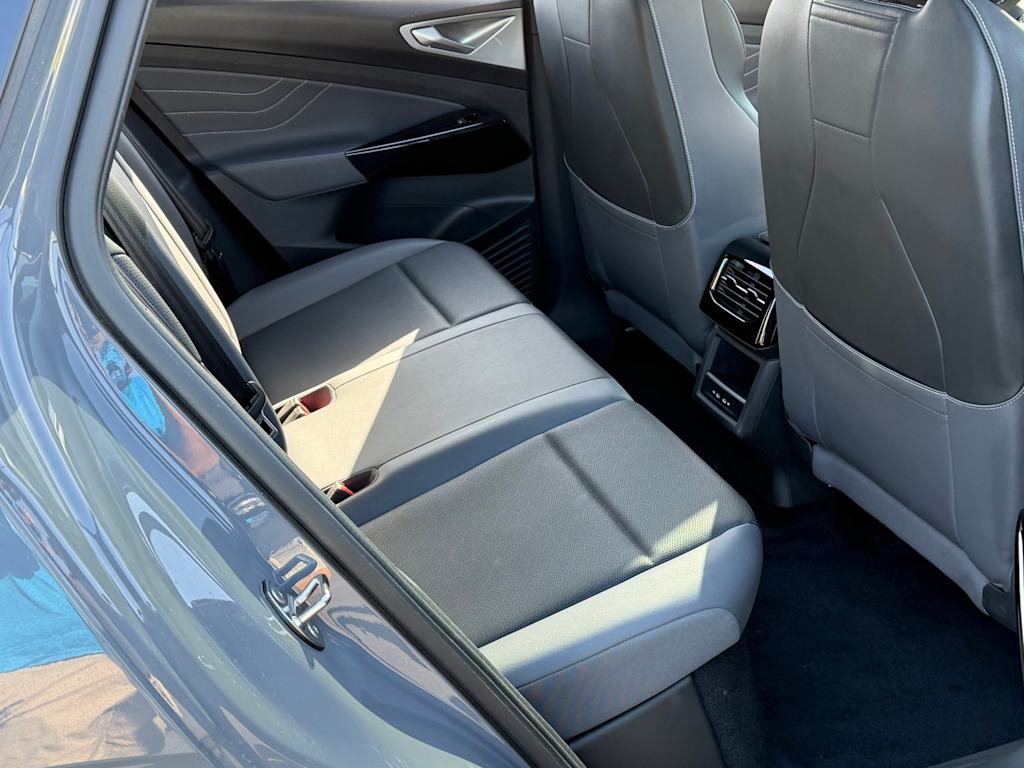 Thumbnail: 2023 Volkswagen ID.4 - 11