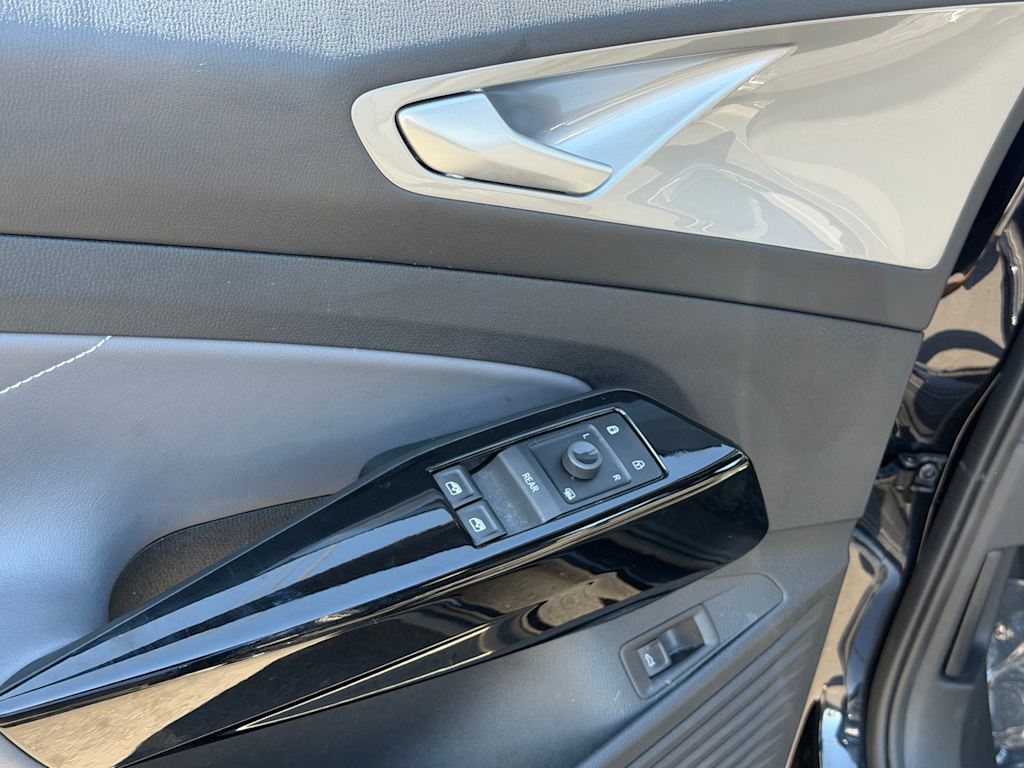 Thumbnail: 2023 Volkswagen ID.4 - 20