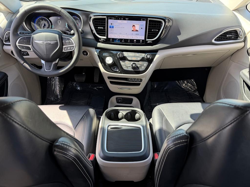 Thumbnail: 2024 Chrysler Pacifica - 2
