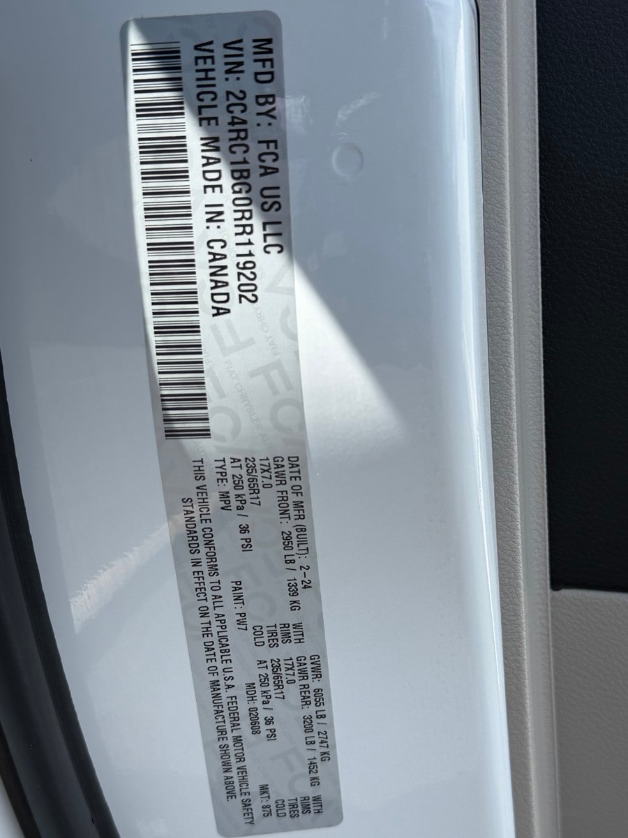 Thumbnail: 2024 Chrysler Pacifica - 16