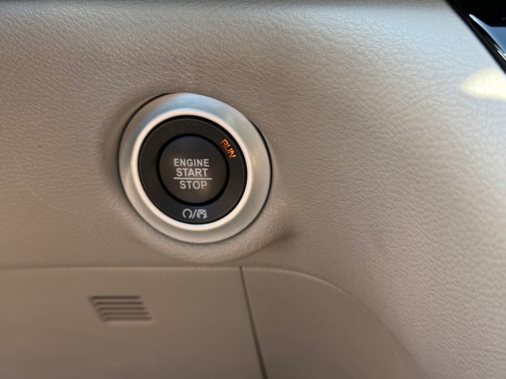 Thumbnail: 2024 Chrysler Pacifica - 25