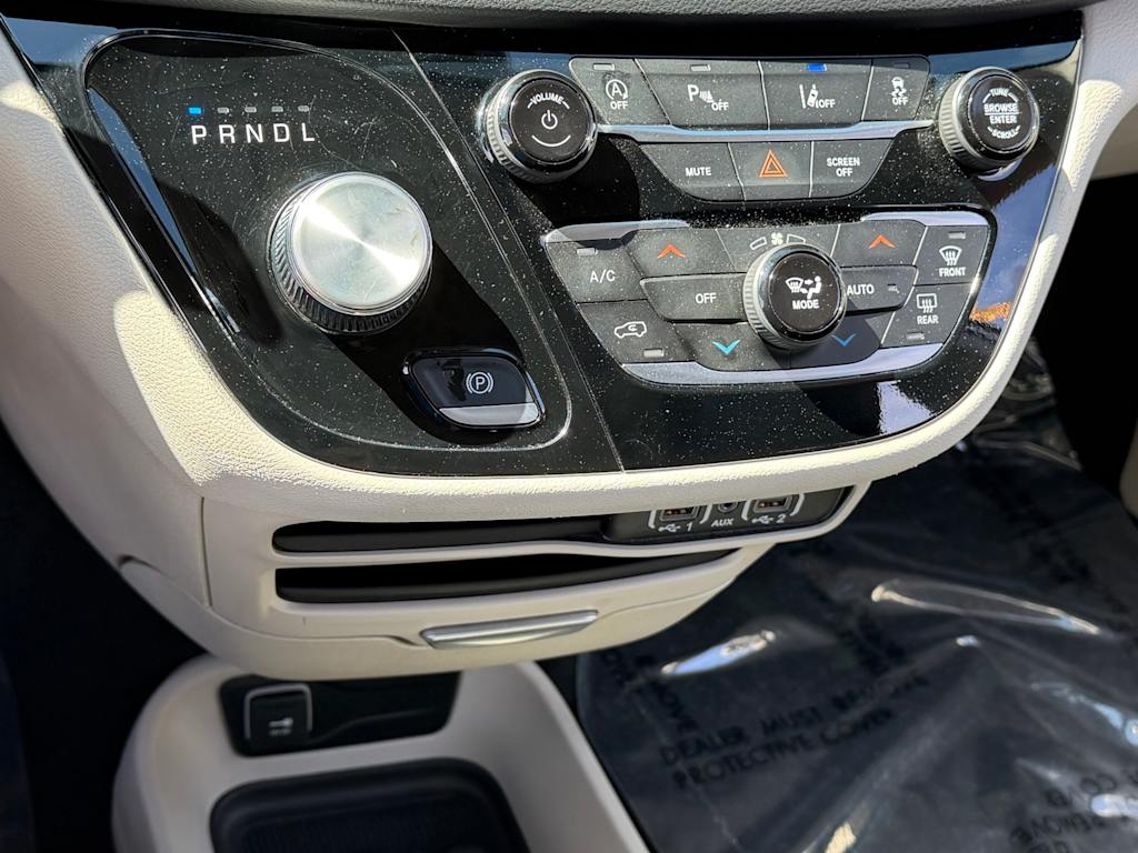 Thumbnail: 2024 Chrysler Pacifica - 26