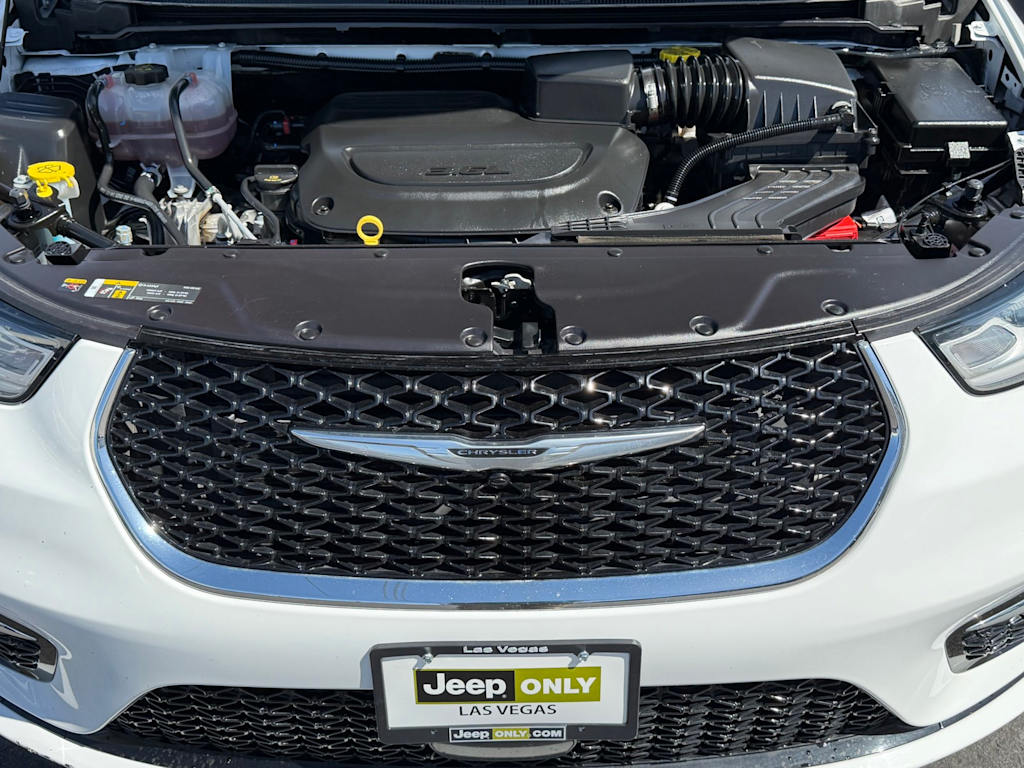 Thumbnail: 2024 Chrysler Pacifica - 9