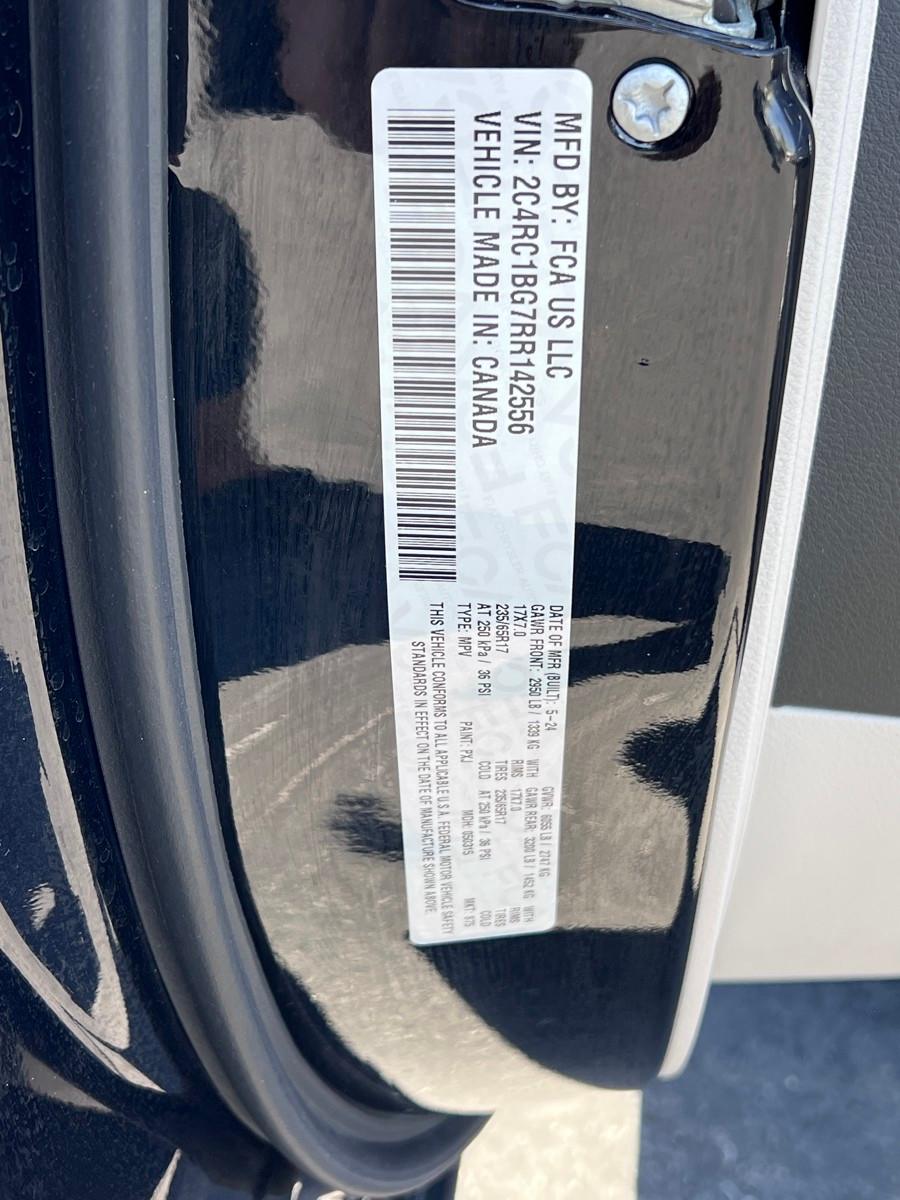 Thumbnail: 2024 Chrysler Pacifica - 18