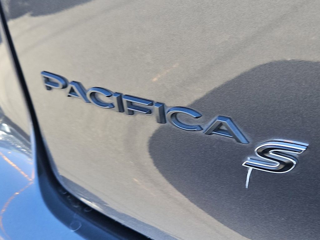 2022 Chrysler Pacifica Hybrid Limited 22