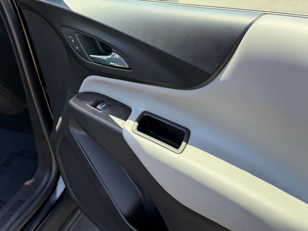 Thumbnail: 2020 Chevrolet Equinox - 30