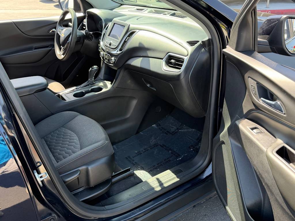Thumbnail: 2021 Chevrolet Equinox - 31