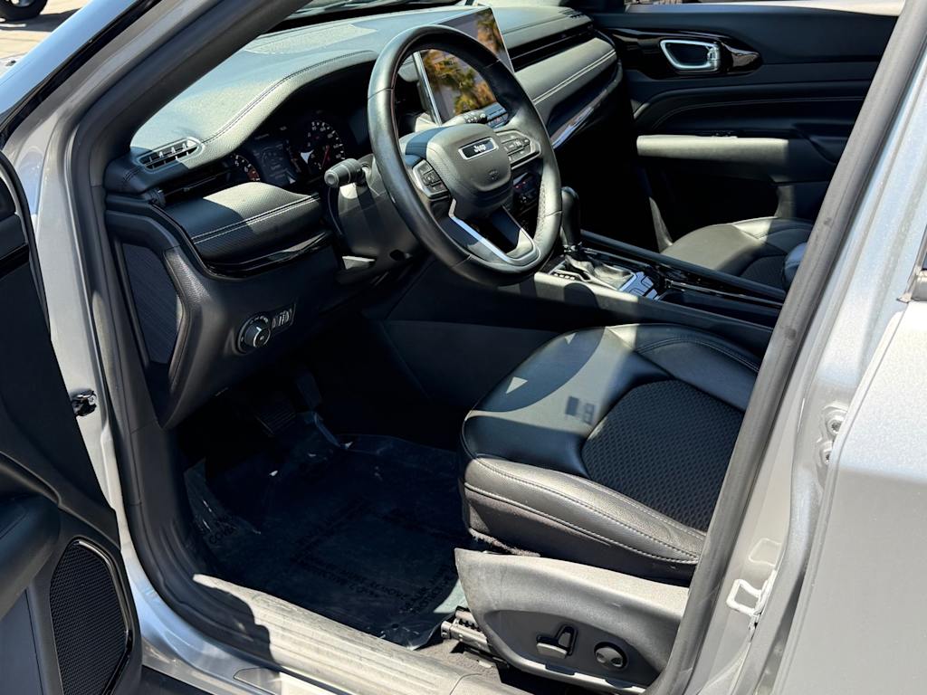Thumbnail: 2022 Jeep Compass - 10