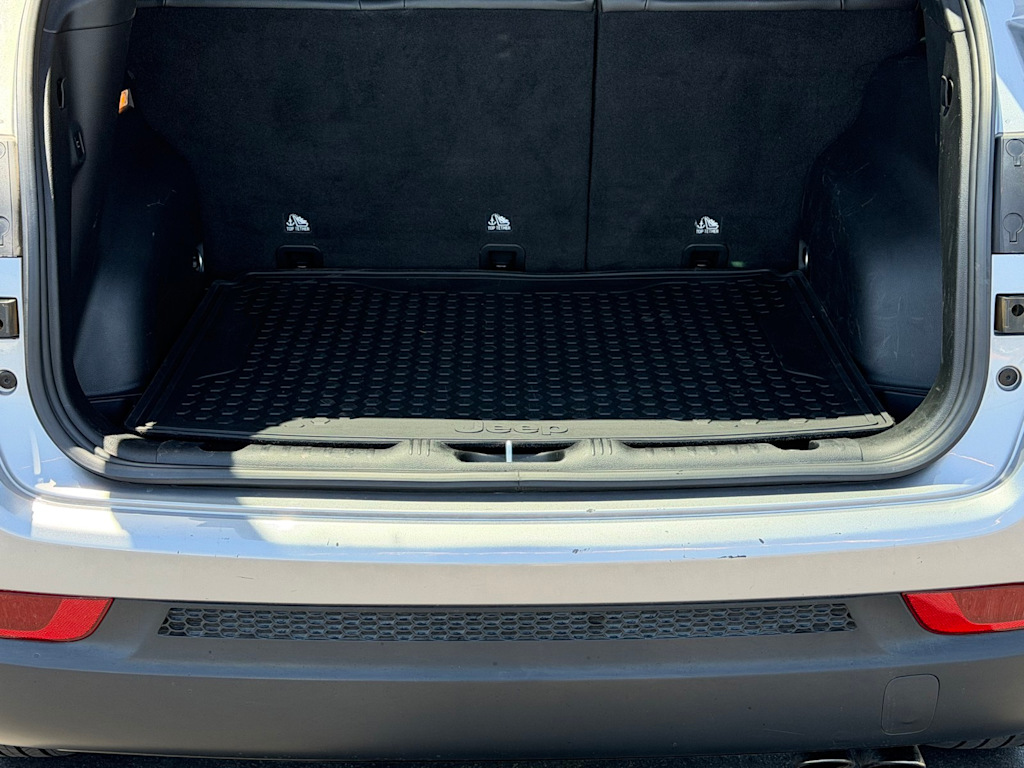 Thumbnail: 2022 Jeep Compass - 32