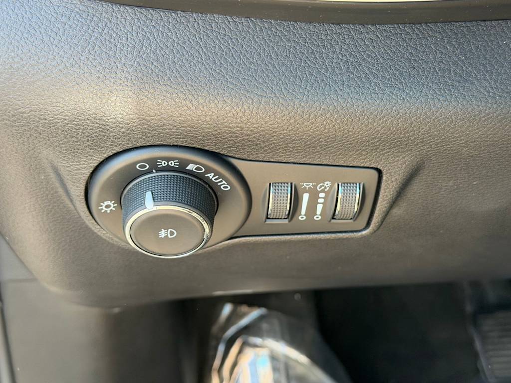 Thumbnail: 2022 Jeep Compass - 23
