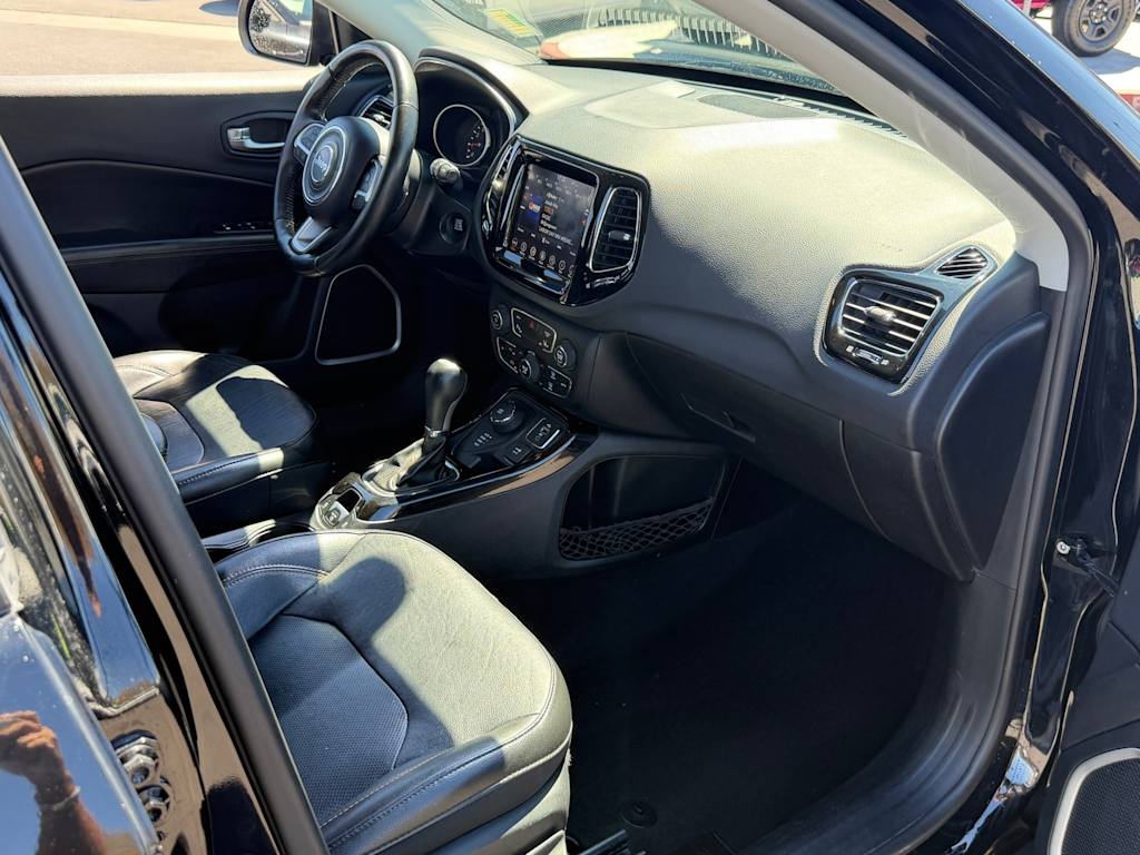 Thumbnail: 2018 Jeep Compass - 12