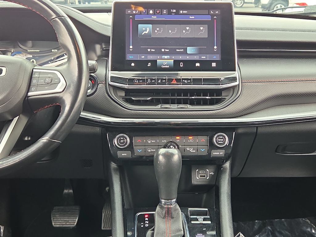 Thumbnail: 2022 Jeep Compass - 15