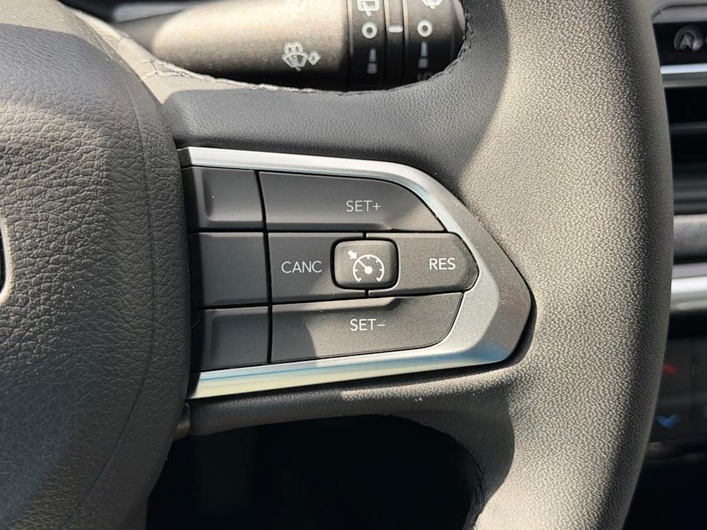 Thumbnail: 2023 Jeep Compass - 25