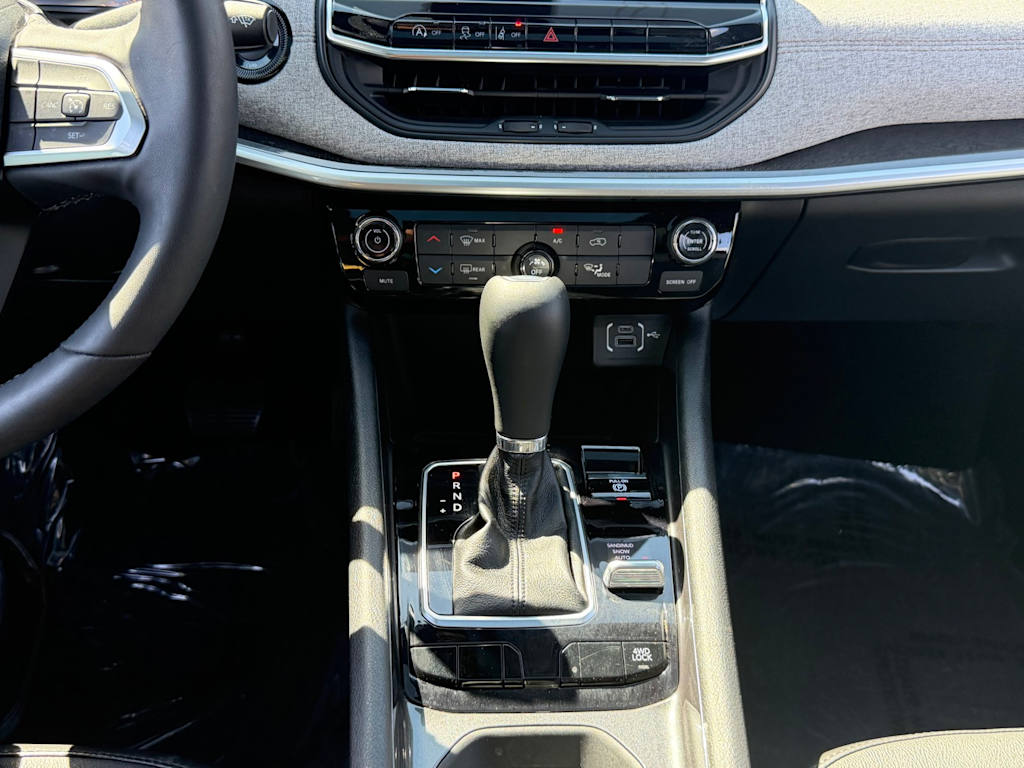 Thumbnail: 2023 Jeep Compass - 14