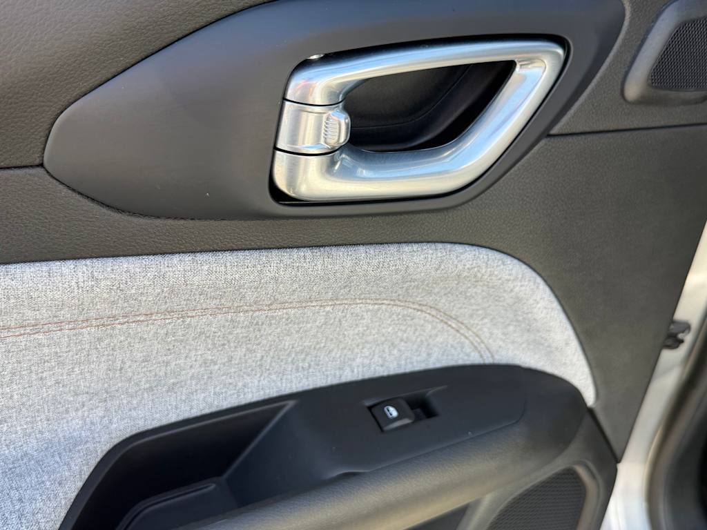 Thumbnail: 2023 Jeep Compass - 28