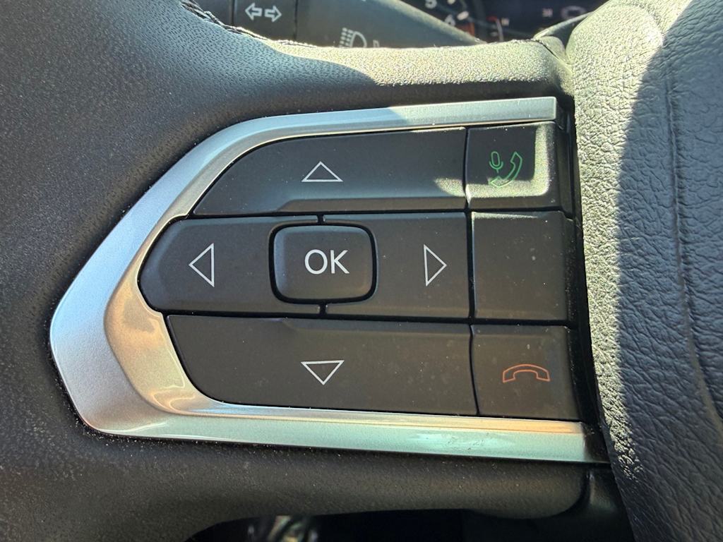 Thumbnail: 2023 Jeep Compass - 24