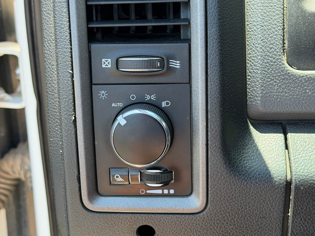 Thumbnail: 2018 RAM 1500 - 18