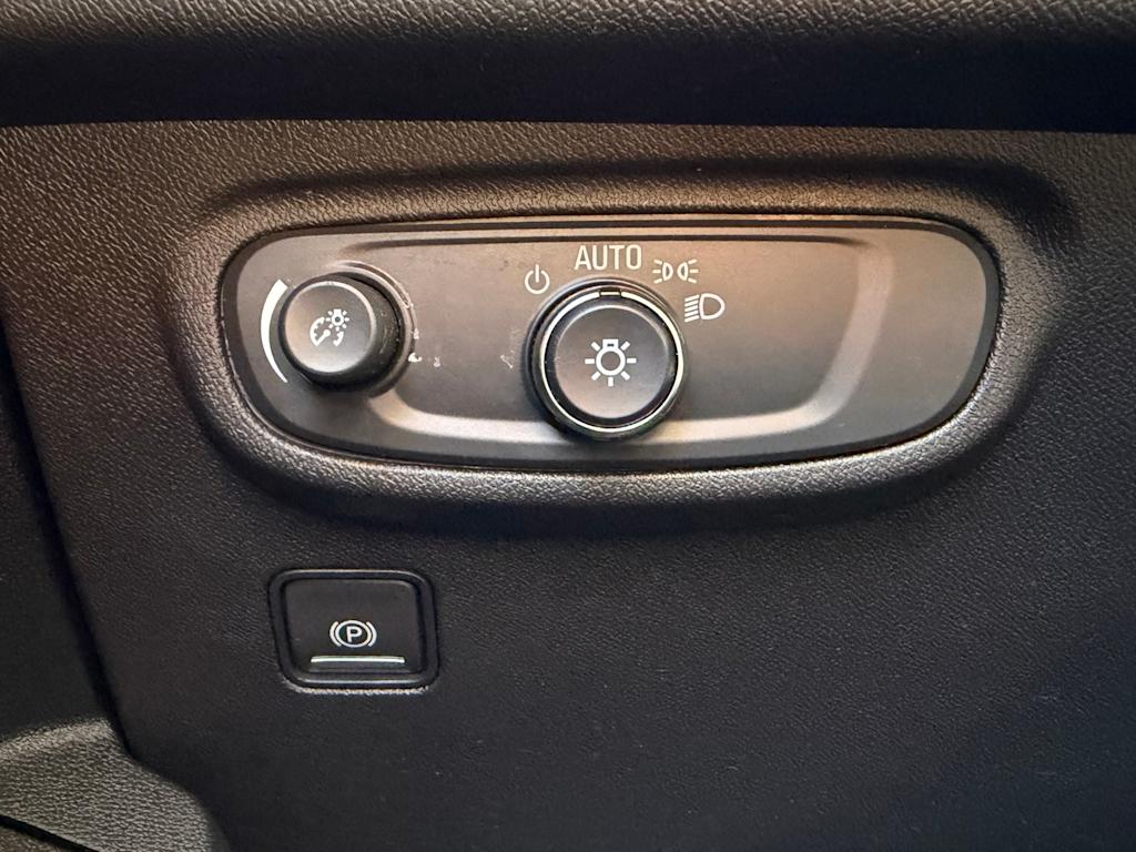 Thumbnail: 2022 GMC Terrain - 22