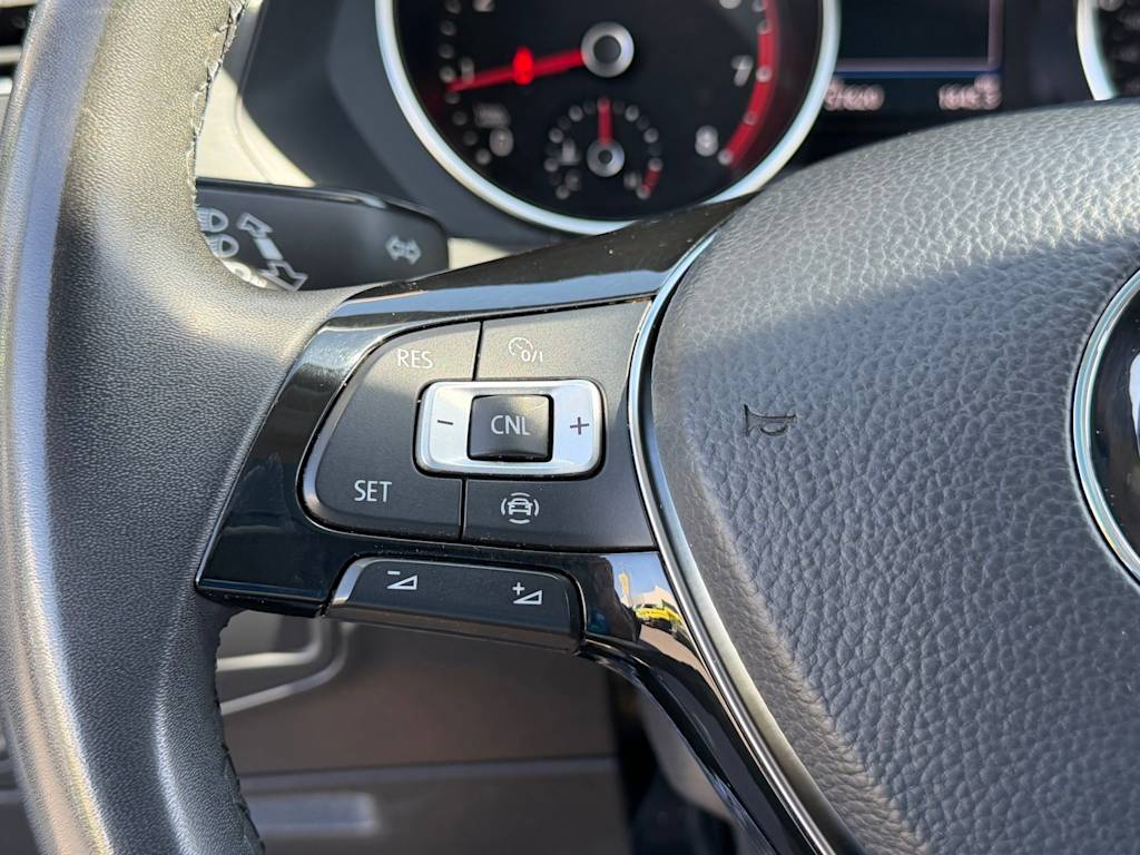 Thumbnail: 2020 Volkswagen Tiguan - 24