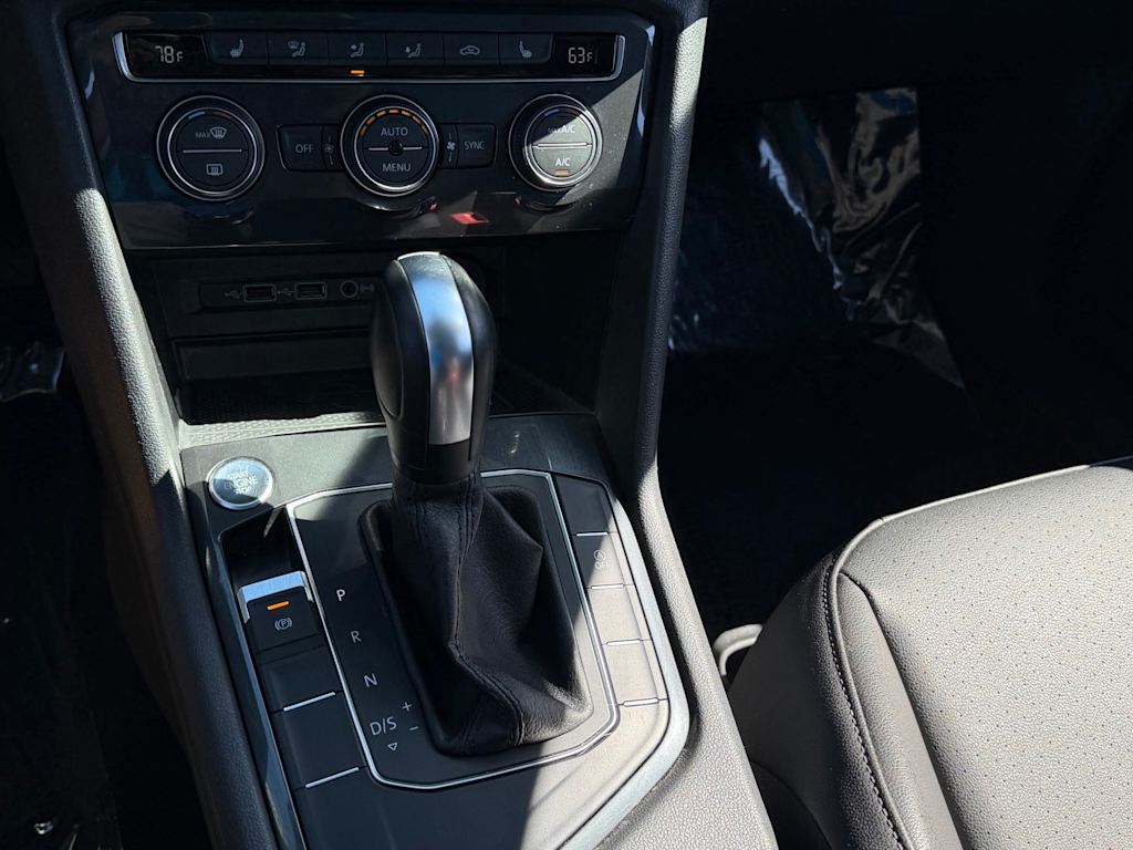 Thumbnail: 2020 Volkswagen Tiguan - 14