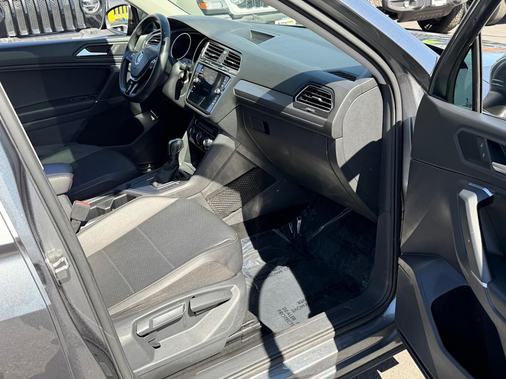 Thumbnail: 2020 Volkswagen Tiguan - 32
