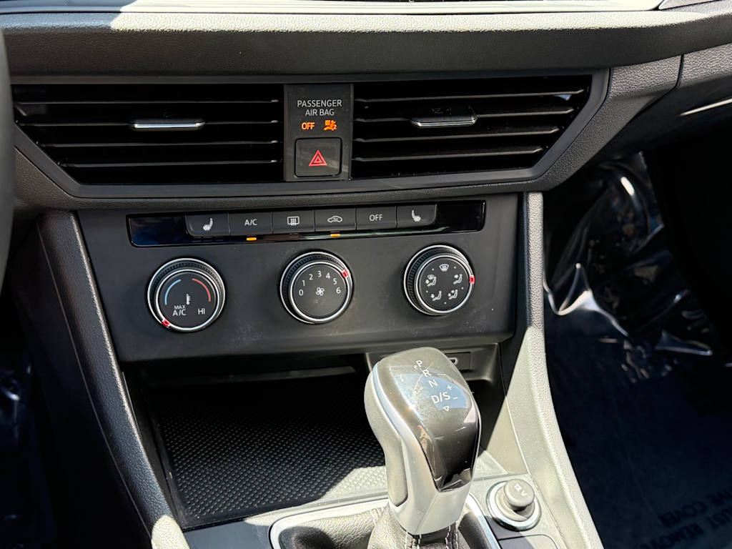 Thumbnail: 2024 Volkswagen Jetta - 27