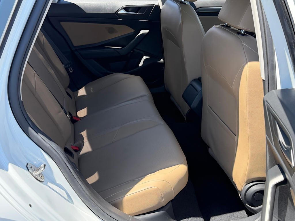Thumbnail: 2019 Volkswagen Jetta - 30