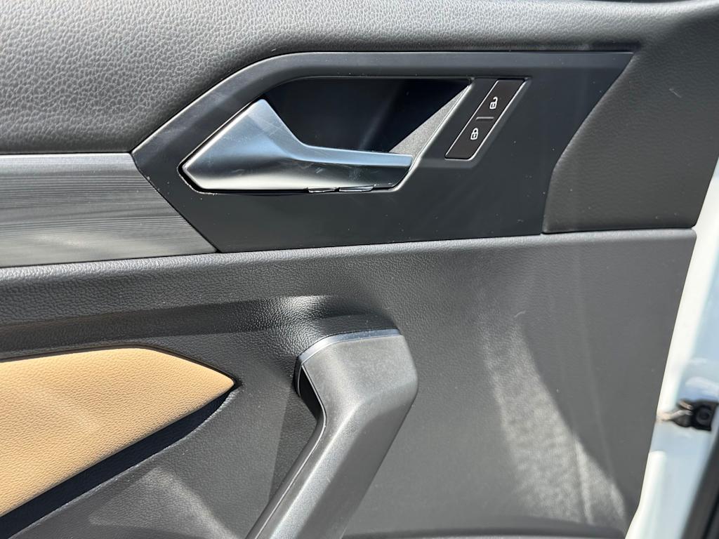 Thumbnail: 2019 Volkswagen Jetta - 21