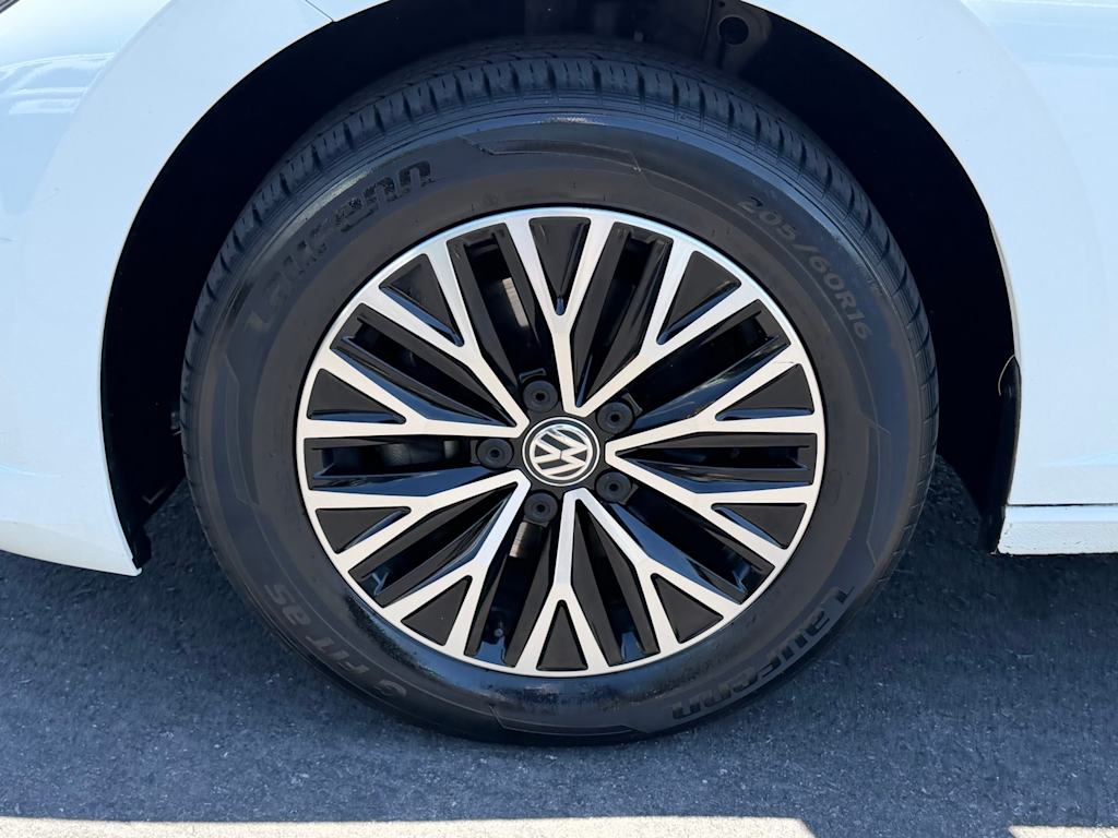 Thumbnail: 2019 Volkswagen Jetta - 8