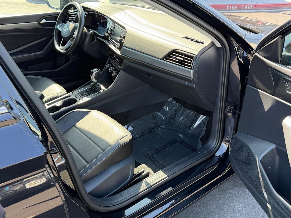 Thumbnail: 2023 Volkswagen Jetta - 31