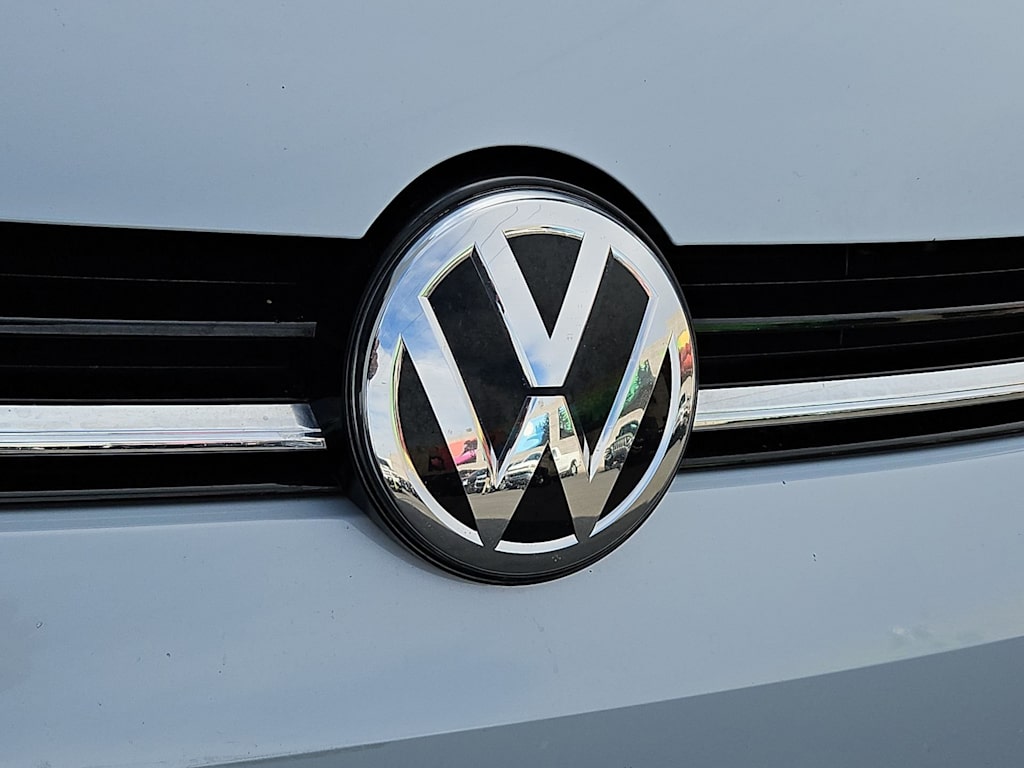 Thumbnail: 2021 Volkswagen Golf - 7