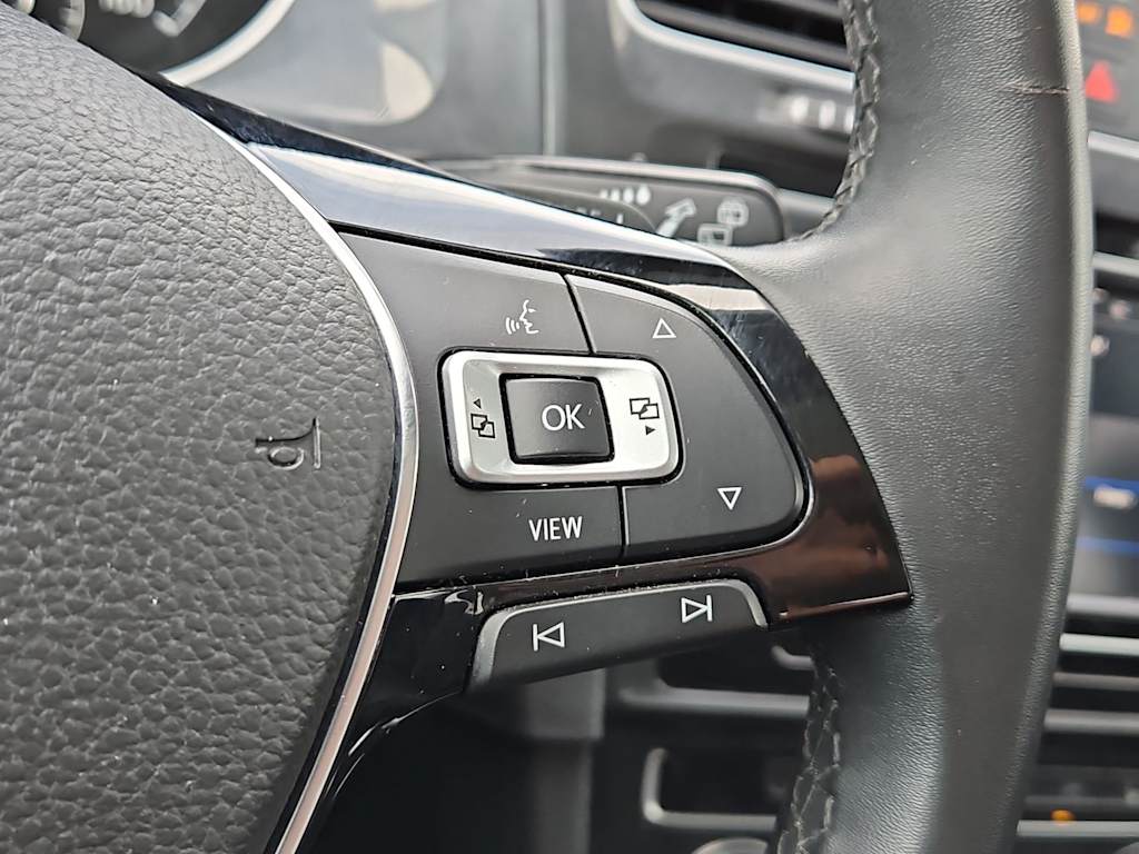 Thumbnail: 2021 Volkswagen Golf - 31