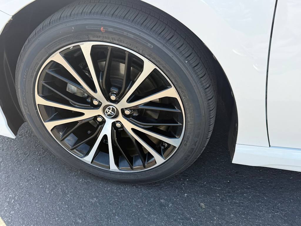 Thumbnail: 2018 Toyota Camry - 8