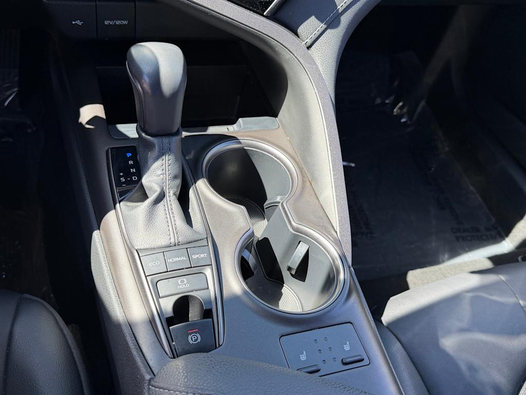 Thumbnail: 2022 Toyota Camry - 14