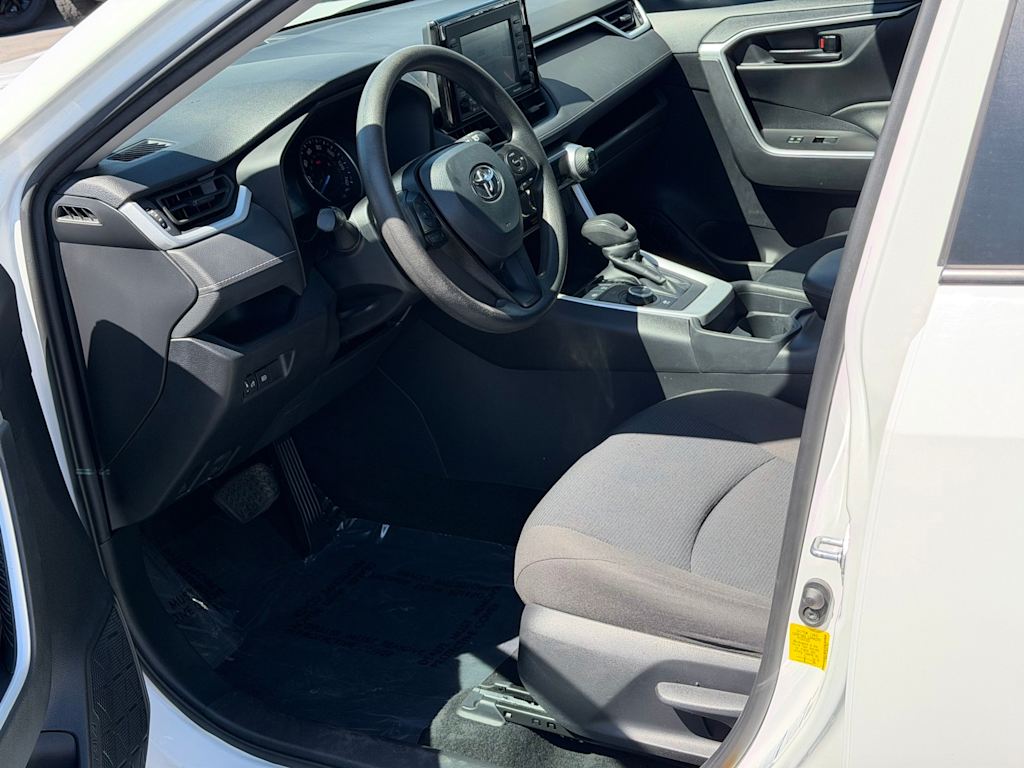 Thumbnail: 2021 Toyota RAV4 - 9
