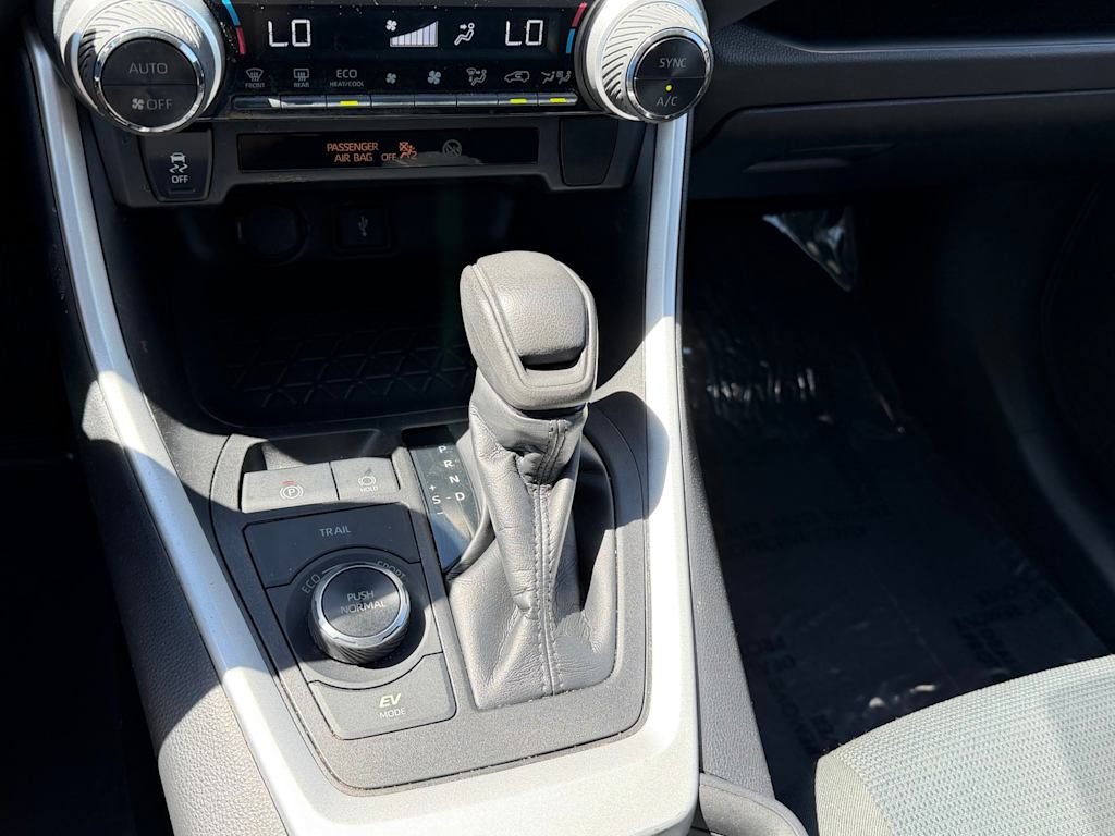 Thumbnail: 2021 Toyota RAV4 - 25