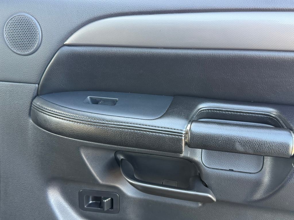 Thumbnail: 2014 Nissan Armada - 28