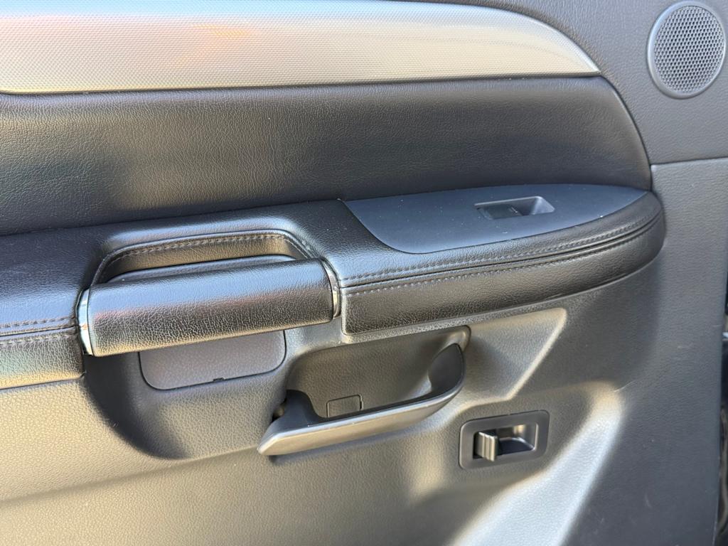 Thumbnail: 2014 Nissan Armada - 26
