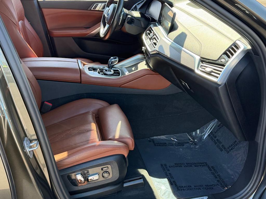 Thumbnail: 2022 BMW X6 - 10